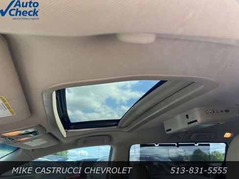 Used 2017 Toyota Sienna XLE w/ XLE Navigation Package FWD image 9