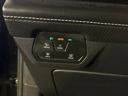 Used 2024 Volkswagen Atlas SE FWD image 22