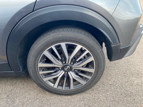 Used 2021 Nissan Kicks SV FWD image 13