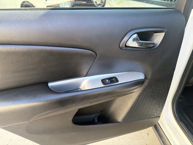 Used 2018 Dodge Journey SE AWD/4WD image 18