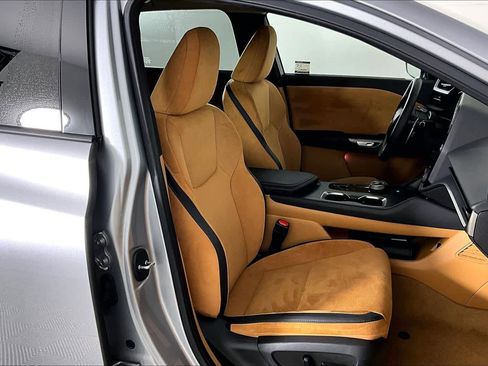 Used 2023 Lexus RZ 450e Premium image 8