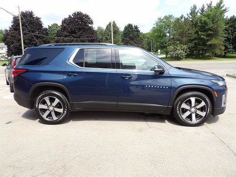 Certified 2023 Chevrolet Traverse LT w/ LT Premium Package AWD/4WD image 6