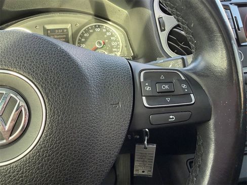 Used 2012 Volkswagen Tiguan S image 30