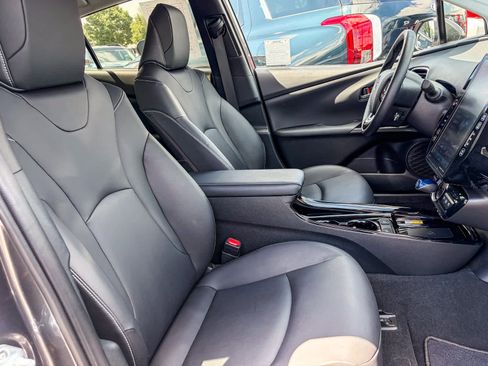 Used 2022 Toyota Prius Prime XLE FWD image 15