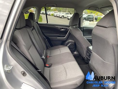 Used 2024 Toyota RAV4 XLE AWD/4WD image 17