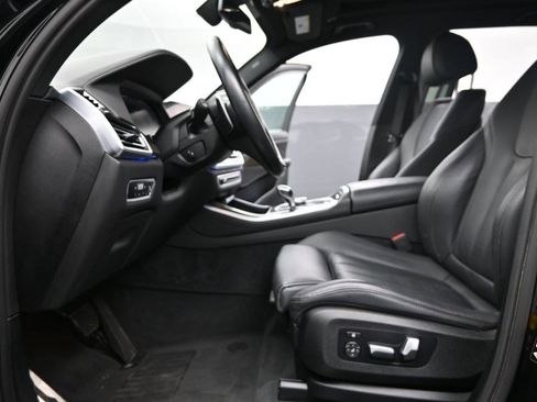 Used 2022 BMW X5 xDrive40i w/ Premium Package AWD/4WD image 14