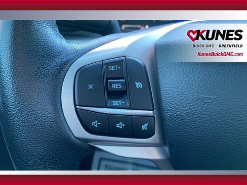 Used 2023 Ford Explorer XLT image 18