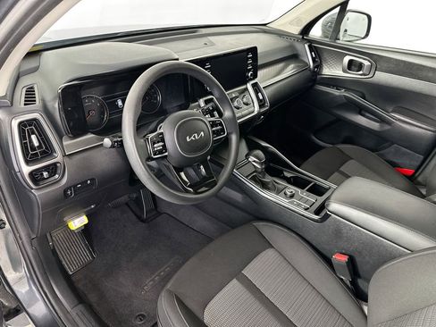 Used 2023 Kia Sorento LX FWD image 28