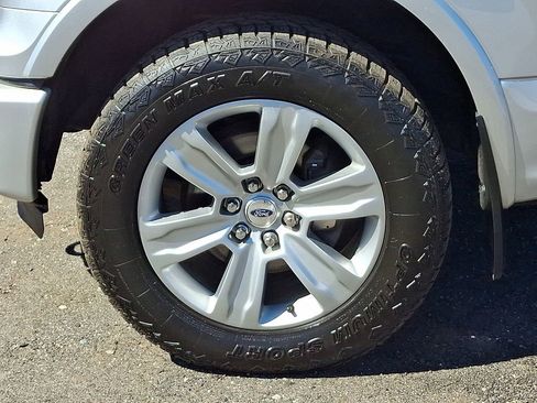 Used 2016 Ford F150 Platinum w/ Trailer Tow Package image 8