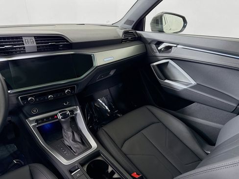 Certified 2025 Audi Q3 2.0T Premium Plus w/ Premium Plus Package image 22