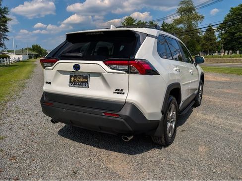 Used 2023 Toyota RAV4 XLE AWD/4WD image 5