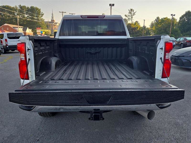 Used 2023 Chevrolet Silverado 2500 LT w/ Convenience Package AWD/4WD image 5
