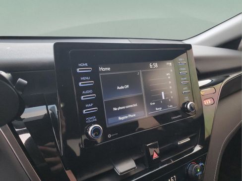 Used 2023 Toyota Camry SE image 19