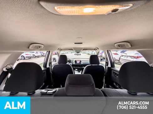 Used 2023 Nissan Rogue SV FWD image 21