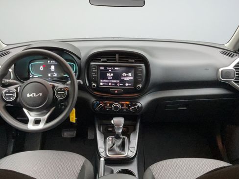 Used 2024 Kia Soul LX w/ Option Group 015 FWD image 12