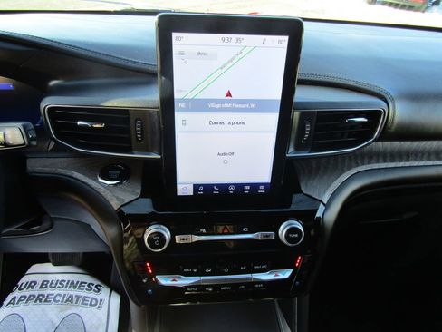 Used 2022 Ford Explorer Platinum w/ Equipment Group 601A image 22