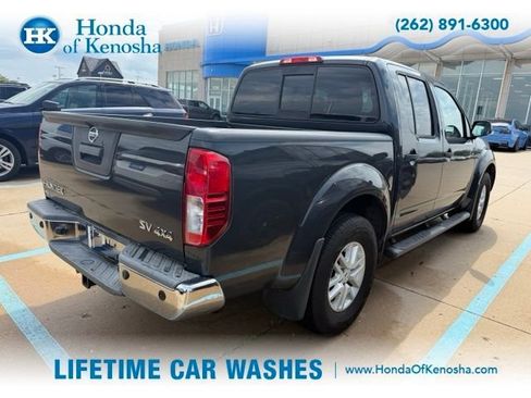 Used 2014 Nissan Frontier SV w/ SV Value Truck Package AWD/4WD image 2