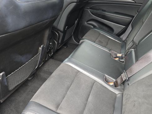 Used 2022 Jeep Grand Cherokee Laredo X AWD/4WD image 13