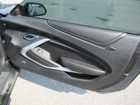 Used 2018 Chevrolet Camaro SS RWD image 19