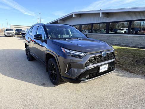 Used 2022 Toyota RAV4 XSE image 8