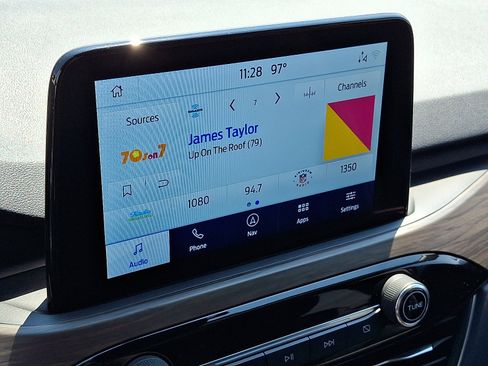 Used 2020 Ford Escape Titanium image 17