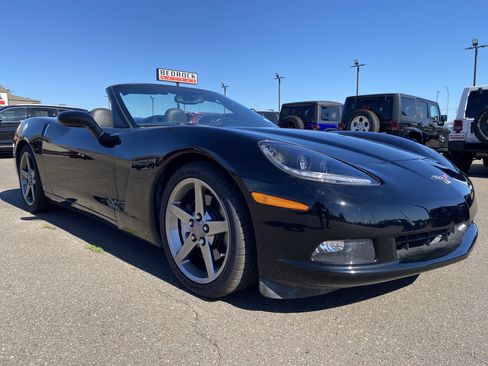 Used 2006 Chevrolet Corvette Convertible w/ Preferred Equipment Group image 9