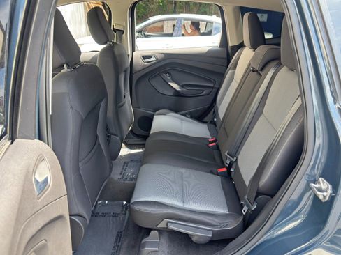 Used 2019 Ford Escape SE FWD image 34