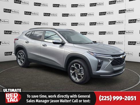 Used 2025 Chevrolet Trax LT w/ LT Convenience Package image 1