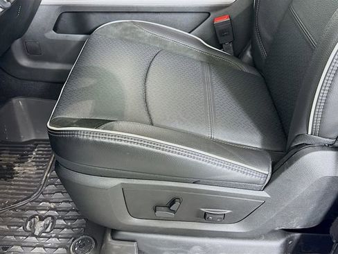 New 2025 RAM 2500 Laramie AWD/4WD image 19