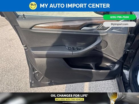 Used 2021 BMW X3 xDrive30e AWD/4WD image 10
