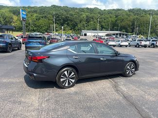 Used 2022 Nissan Altima 2.5 SV w/ SV Premium Package video 5