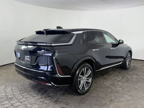 Used 2024 Cadillac Lyriq Luxury w/ LPO, Floor Liner Package AWD/4WD image 9