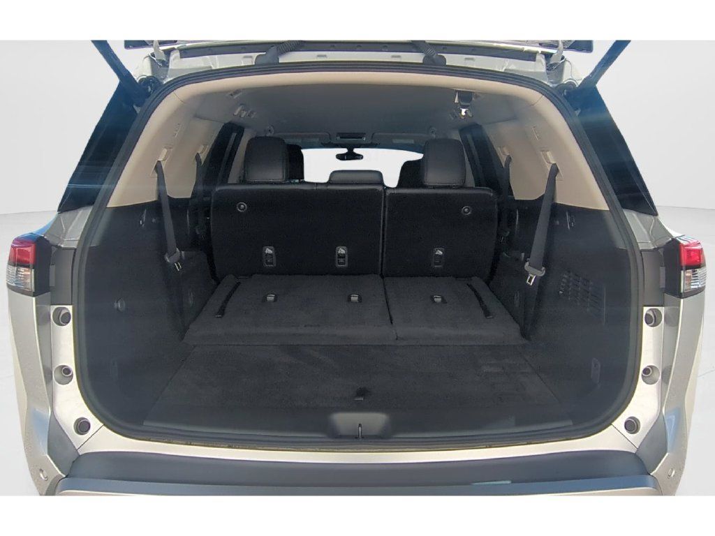 Certified 2024 Nissan Pathfinder SL FWD image 9