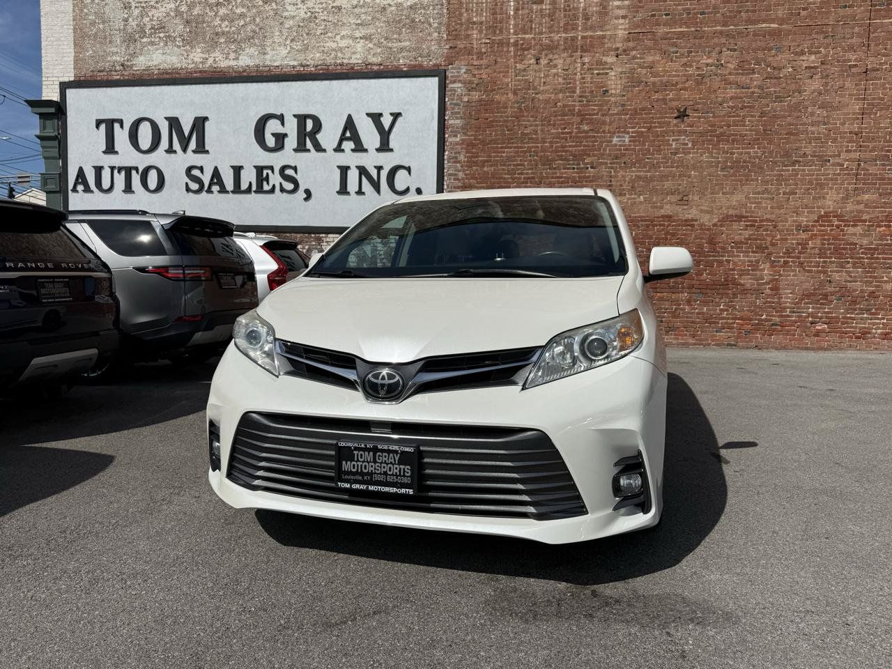 Used 2018 Toyota Sienna XLE Premium AWD/4WD image 1