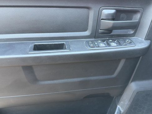 Used 2017 RAM 1500 Express image 16