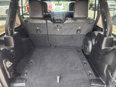 Used 2021 Jeep Wrangler Unlimited Rubicon AWD/4WD image 5