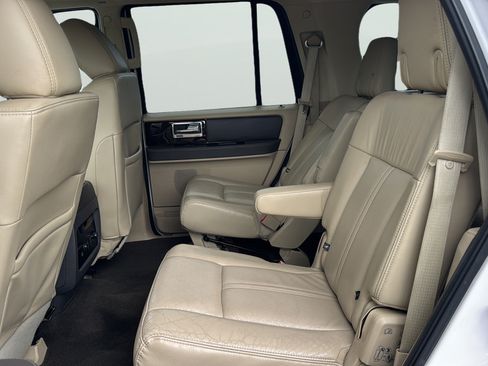 Used 2017 Lincoln Navigator Reserve AWD/4WD image 33