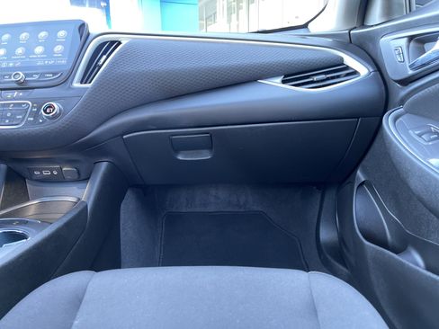 Used 2025 Chevrolet Malibu LT image 32