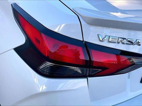 Used 2024 Nissan Versa SR image 28