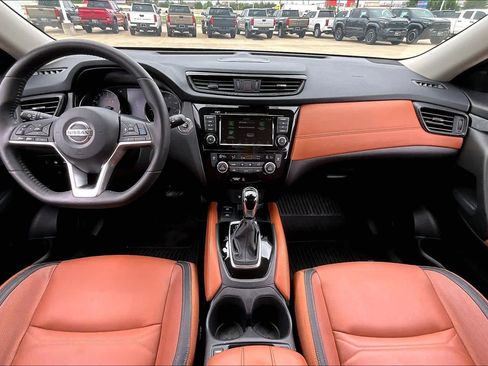 Used 2018 Nissan Rogue SL w/ Premium Package FWD image 16