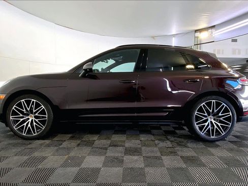 Used 2023 Porsche Macan Turbo image 2