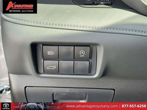 Used 2026 Toyota Highlander XSE image 25