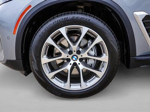 Used 2025 BMW X5 xDrive40i image 9
