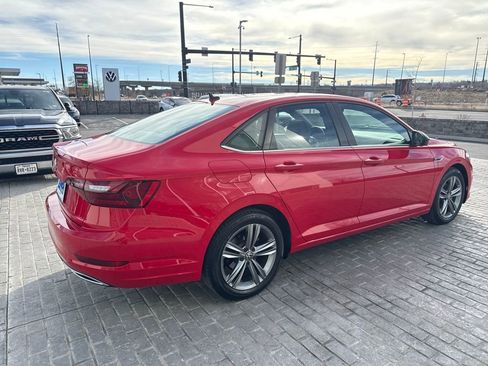 Certified 2021 Volkswagen Jetta R-Line image 7