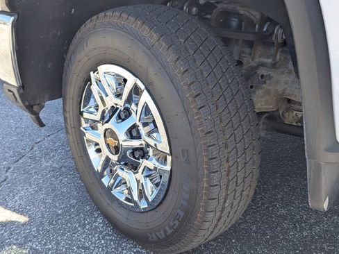 Used 2024 Chevrolet Silverado 2500 LT image 38