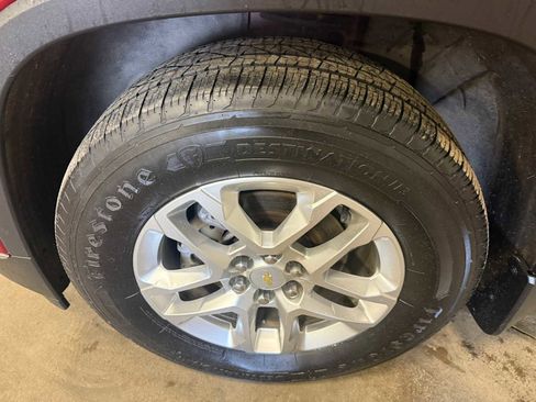Used 2021 Chevrolet Traverse LT w/ LPO, Floor Liner Package AWD/4WD image 8