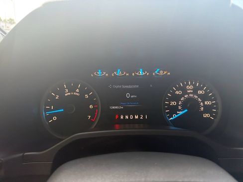 Used 2016 Ford F150 XLT w/ Equipment Group 302A Luxury AWD/4WD image 7