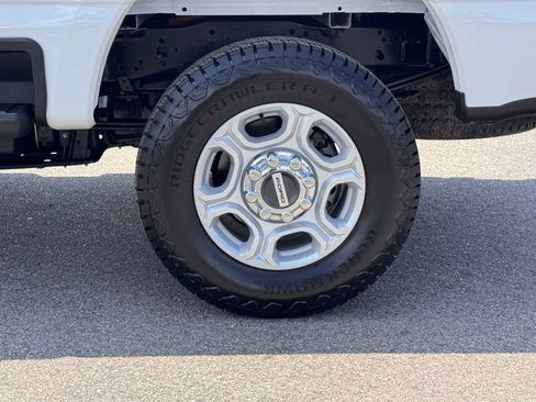 Used 2025 Ford F250 XLT w/ FX4 Off-Road Package AWD/4WD image 14