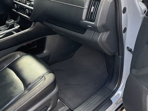 Used 2022 Nissan Pathfinder SL w/ SL Premium Package image 20