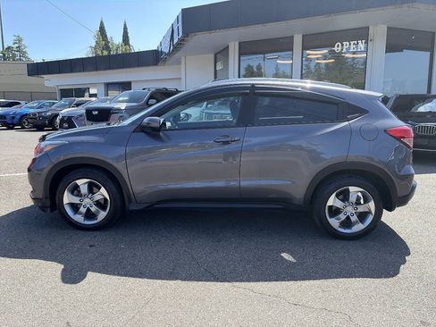 Used 2017 Honda HR-V EX-L image 2